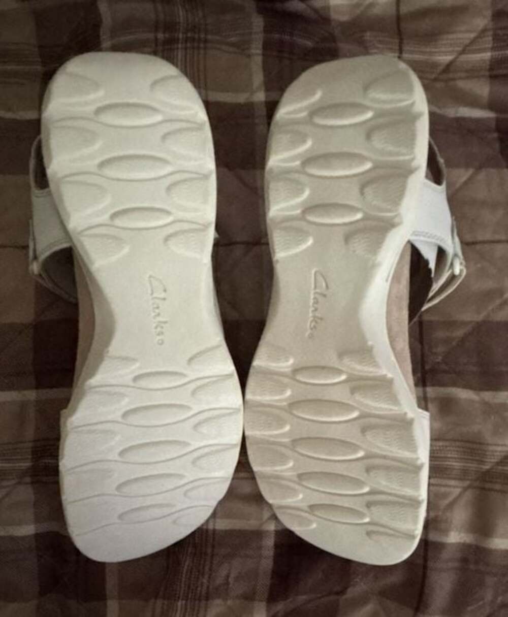 Clarks - Picture 3 of 9